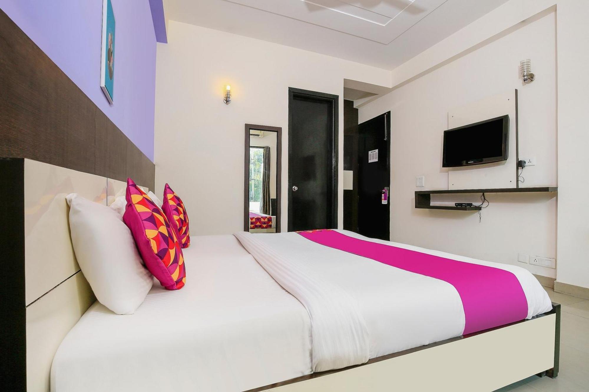 Hotel O Golf Stays Near Aravali Biodiversity Park Gurgaon Eksteriør billede